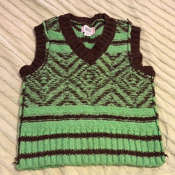 BDG Geometric Knit Sweater Vest in Green and Brown. Size SP - Picture 1 of 5